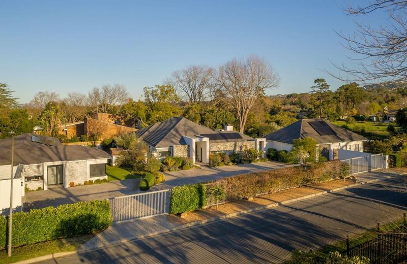 8 Bedroom Property for Sale in Somerset West Western Cape